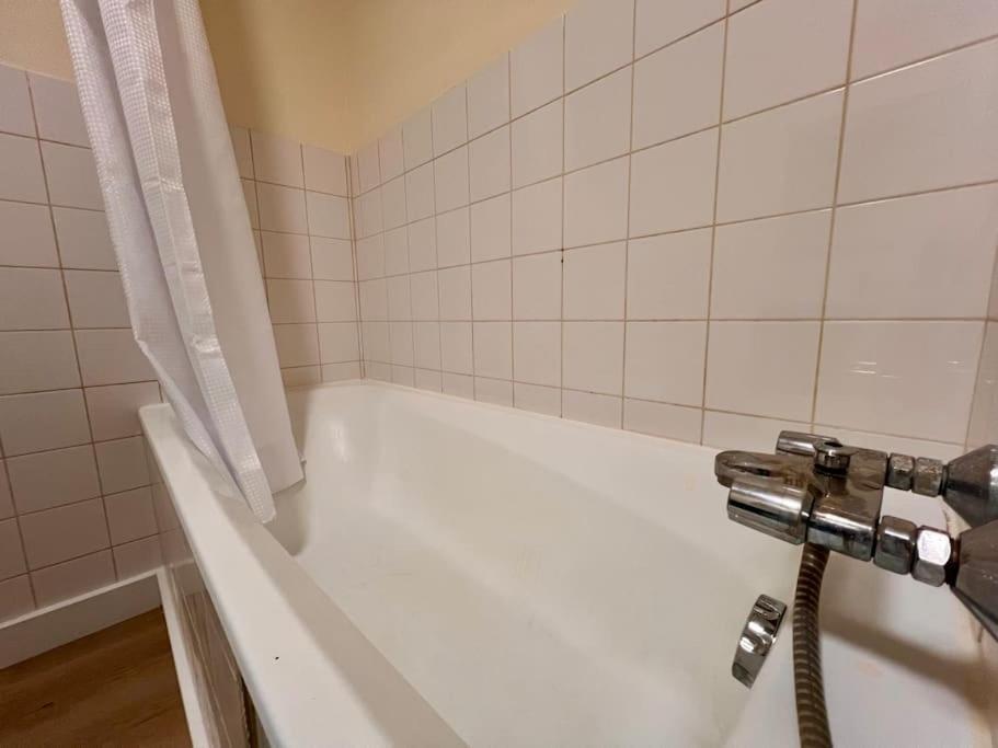 Appartement Climatise 4Prsn Au Pied De La Citadelle Besançon Exteriör bild